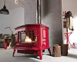Купить Печь-камин Invicta Bradford красная эмаль в интерьере чугунная в Гомеле в Гомеле