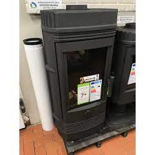 Печь-камин Invicta Gomont в интерьере Амазонка бай фото в Гомеле