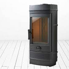 Печь-камин чугунный Invicta Gomont в интерьере Амазонка бай фото в Гомеле