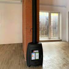 Печь-камин чугунный Invicta La Borne 2 в интерьере Амазонка бай фото в Гомеле