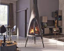 Печь-камин чугунный Invicta Pow-Wow в интерьере Амазонка бай фото в Гомеле